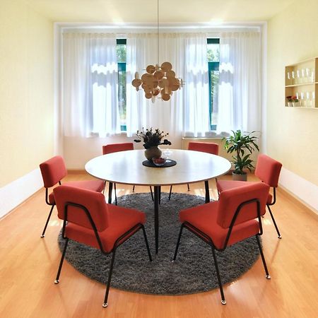 Vonbehling Boutique Apartment Mit 65Zoll Tv Und Designerstuecken Хале Екстериор снимка