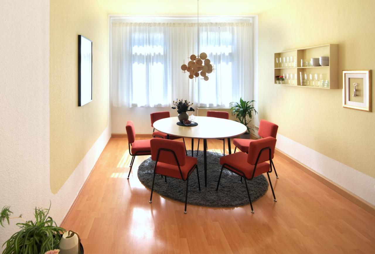 Vonbehling Boutique Apartment Mit 65Zoll Tv Und Designerstuecken Хале Екстериор снимка