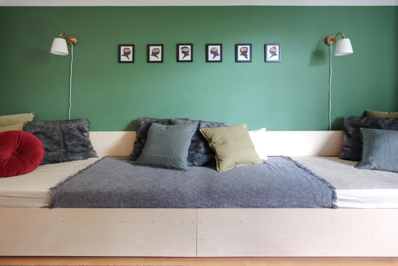 Vonbehling Boutique Apartment Mit 65Zoll Tv Und Designerstuecken Хале Екстериор снимка